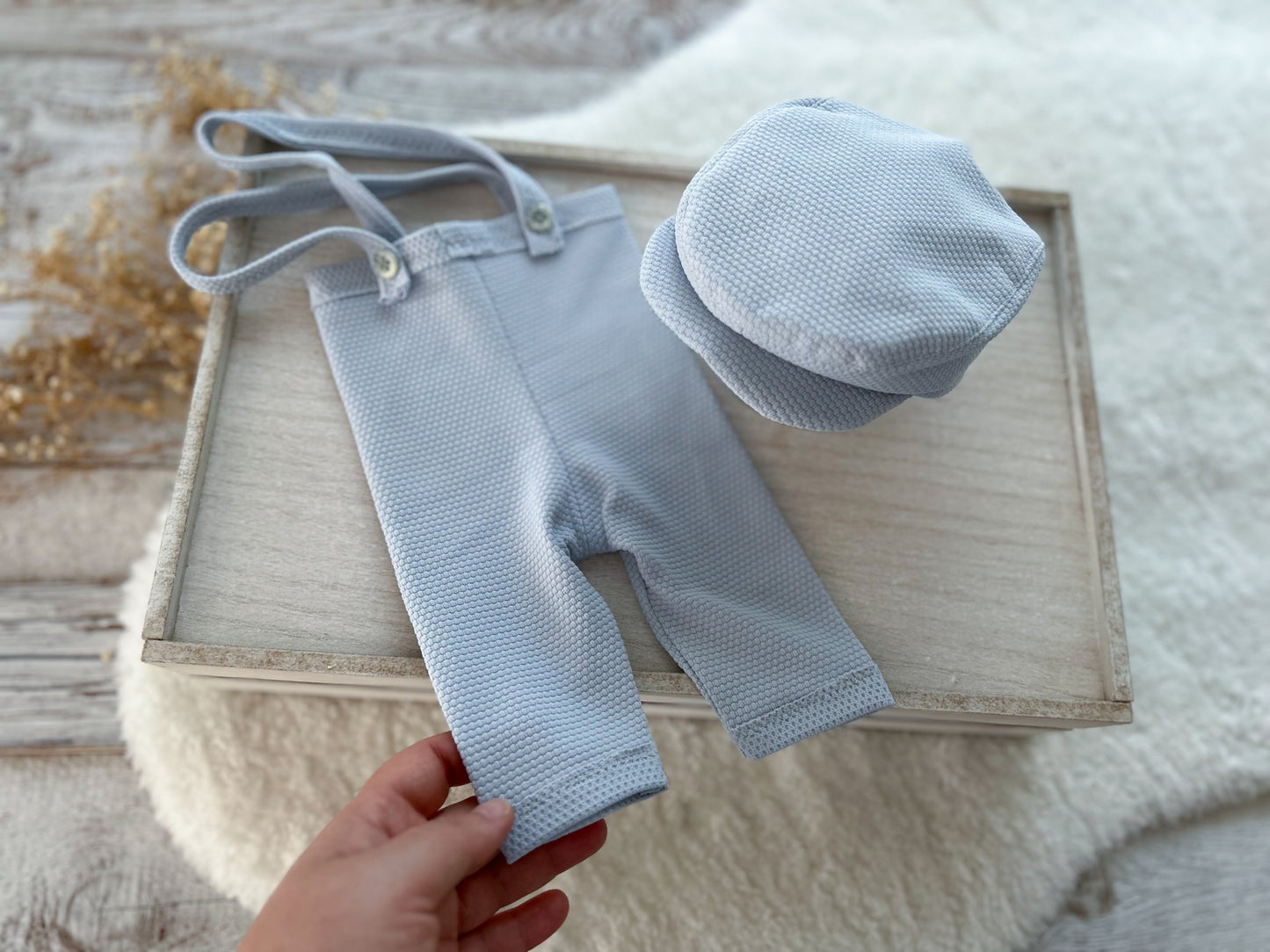 Newborn photography set: pants and hat for baby boys