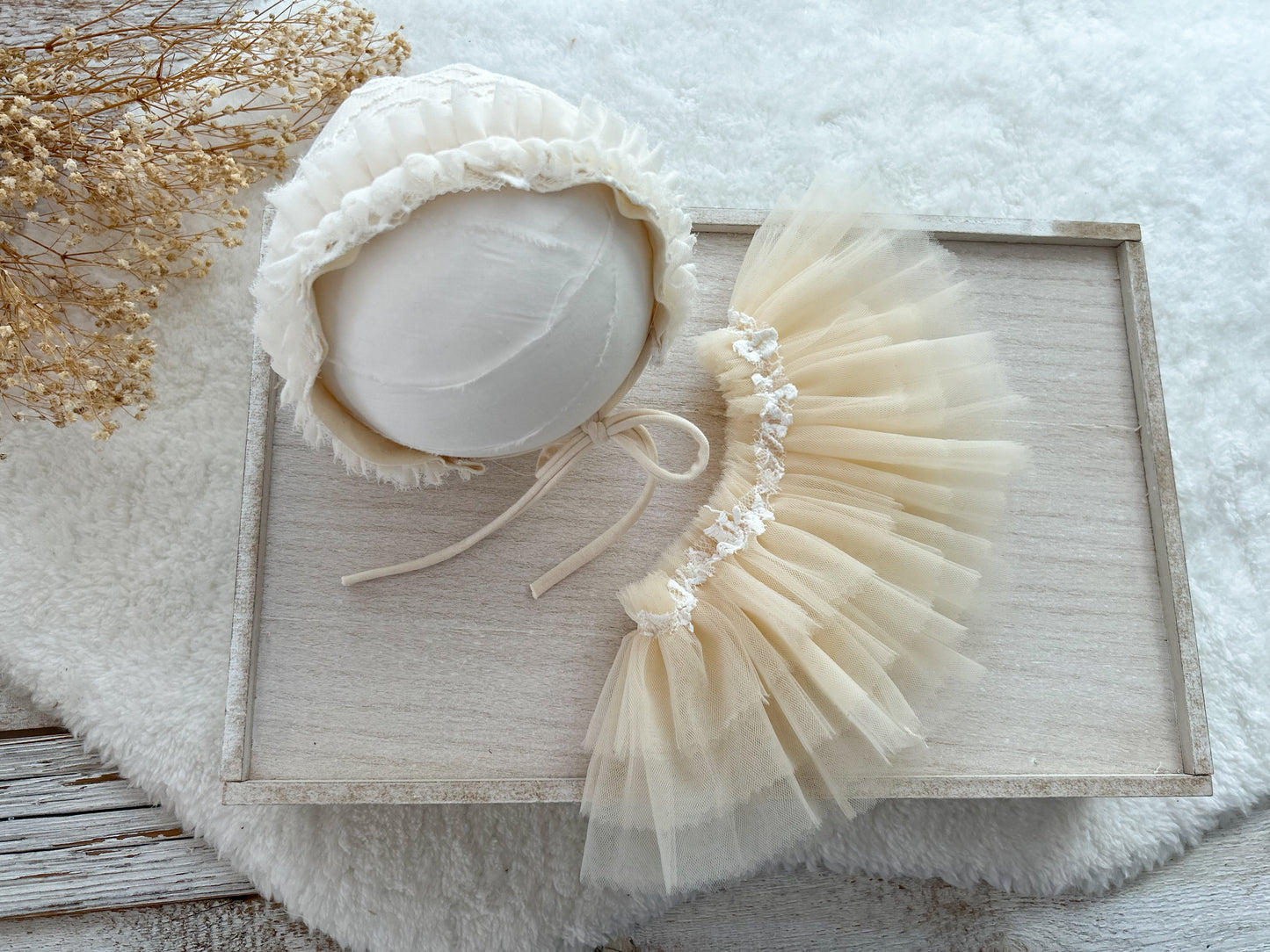 Baby bonnet and tutu skirt - a beautiful newborn photography prop