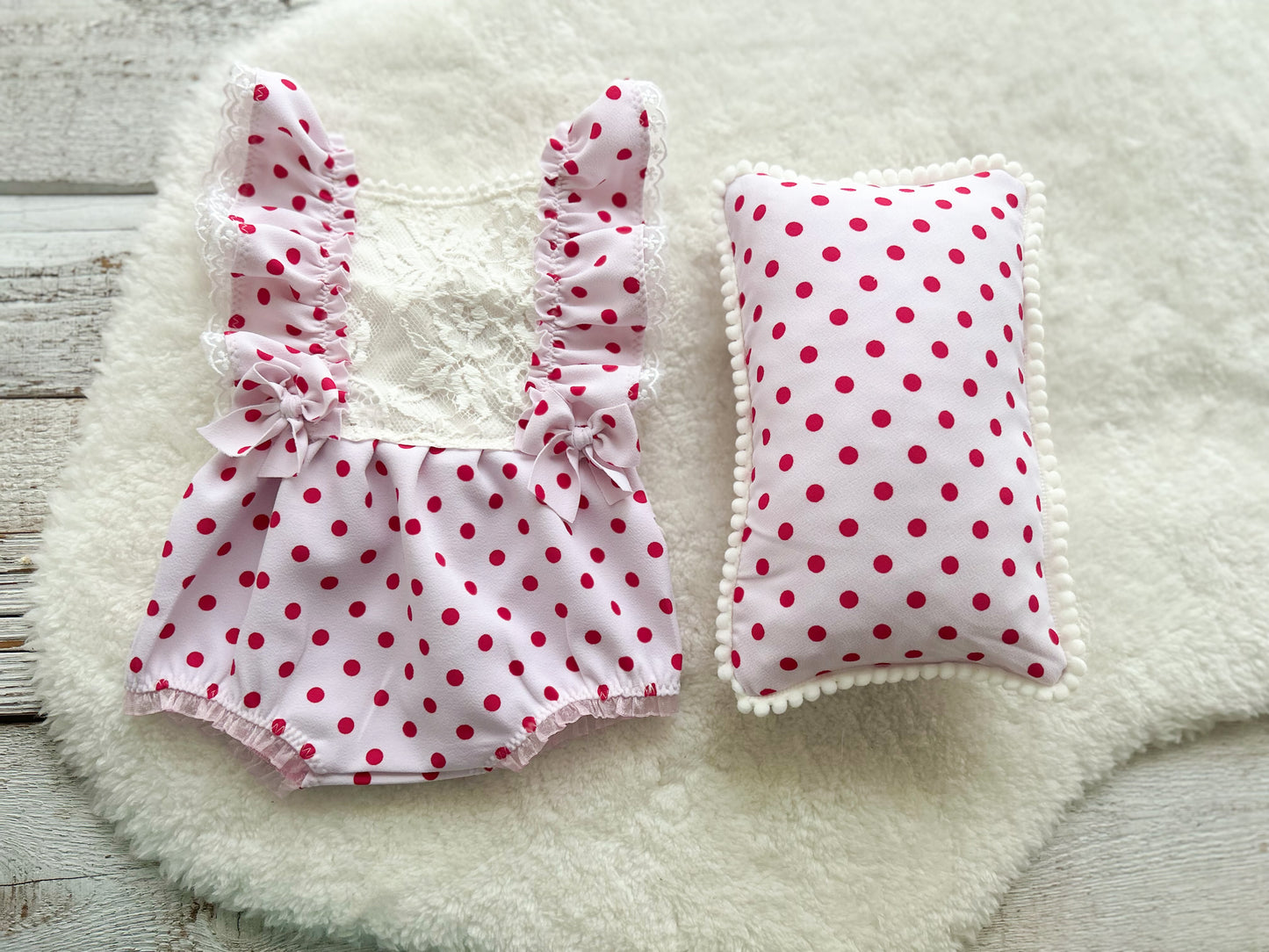 Newborn photo set: romper and posing pillow, polka dots pink white