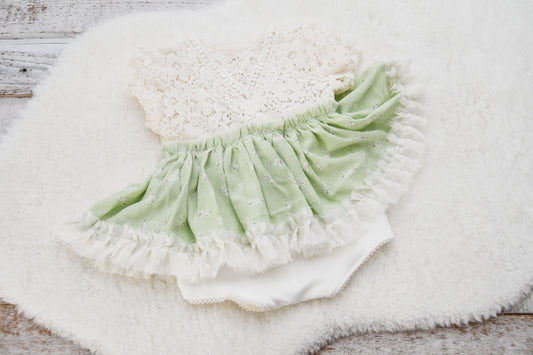 SITTER Romper Baby Girl, Spring Photo Outfit, Green Baby Dress, Ruffled Romper for Photo Shoots, SITTER Girl Photo Outfit