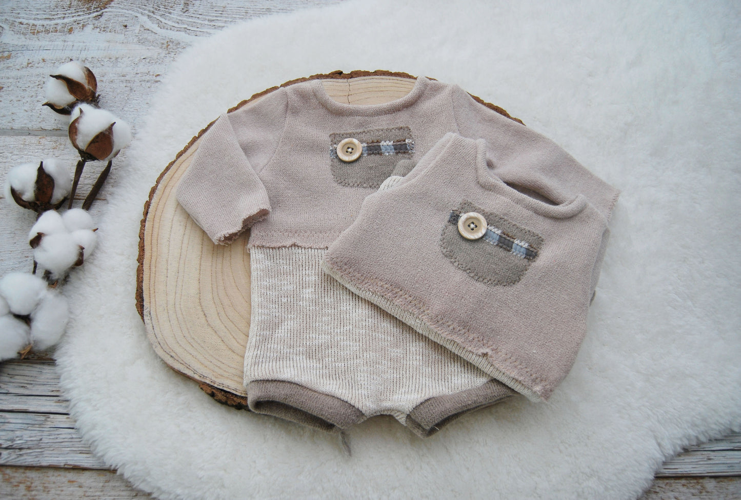 Newborn boy photo props, Romper and sleepy hat for photo shoots, Neutral baby boy photo outfit, Beige baby romper photography prop