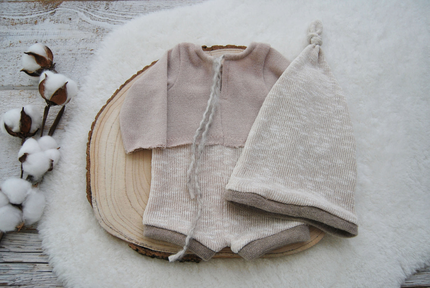 Newborn boy photo props, Romper and sleepy hat for photo shoots, Neutral baby boy photo outfit, Beige baby romper photography prop