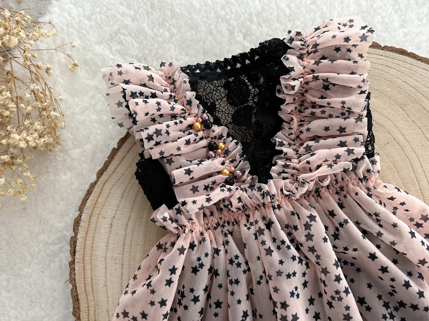 Newborn girl romper, Black lace baby outfit, Photography prop romper, Newborn ruffled romper