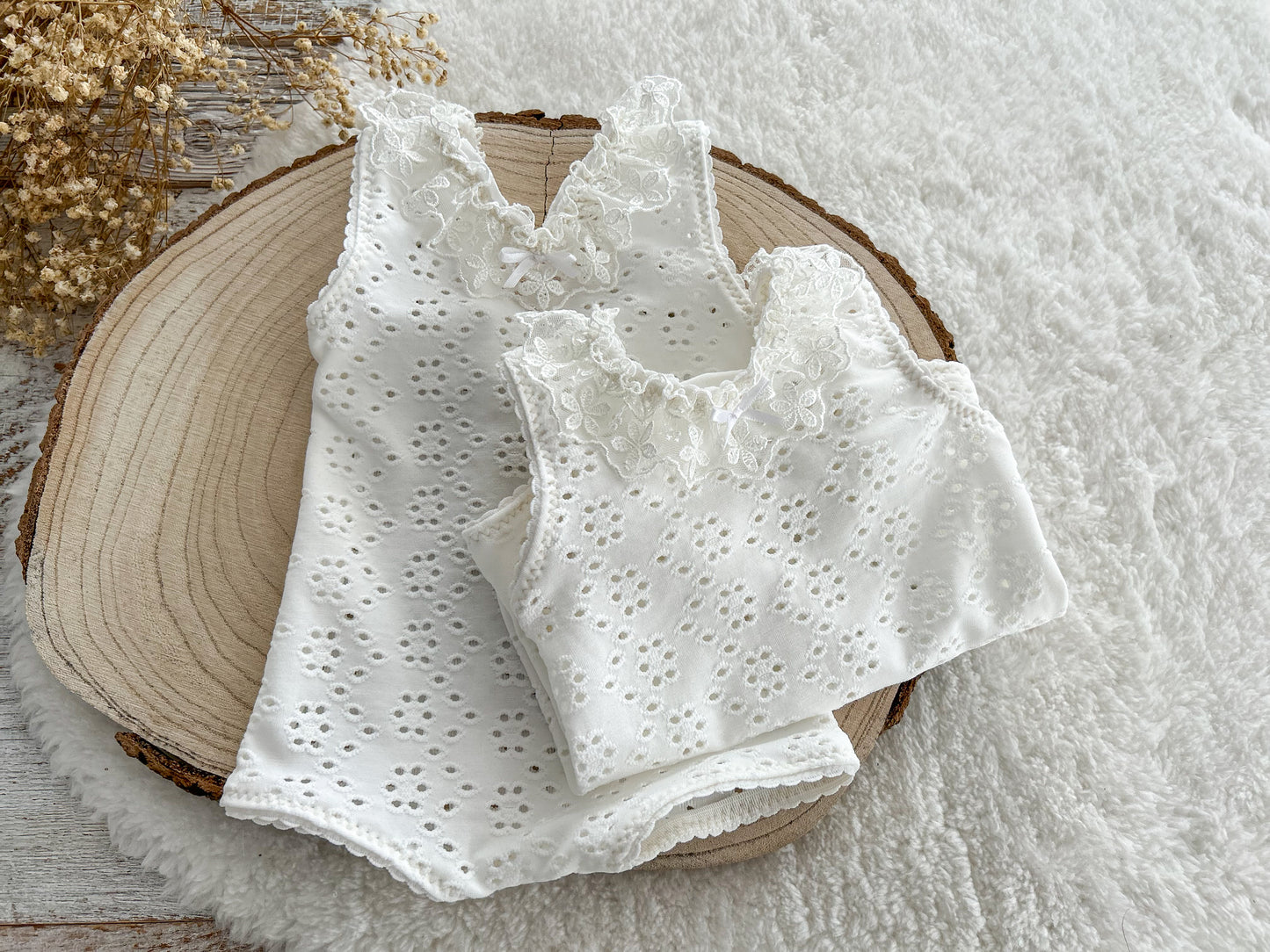 White newborn girl romper, Photo prop outfit for baby girls, Neutral lace baby romper, Photography prop