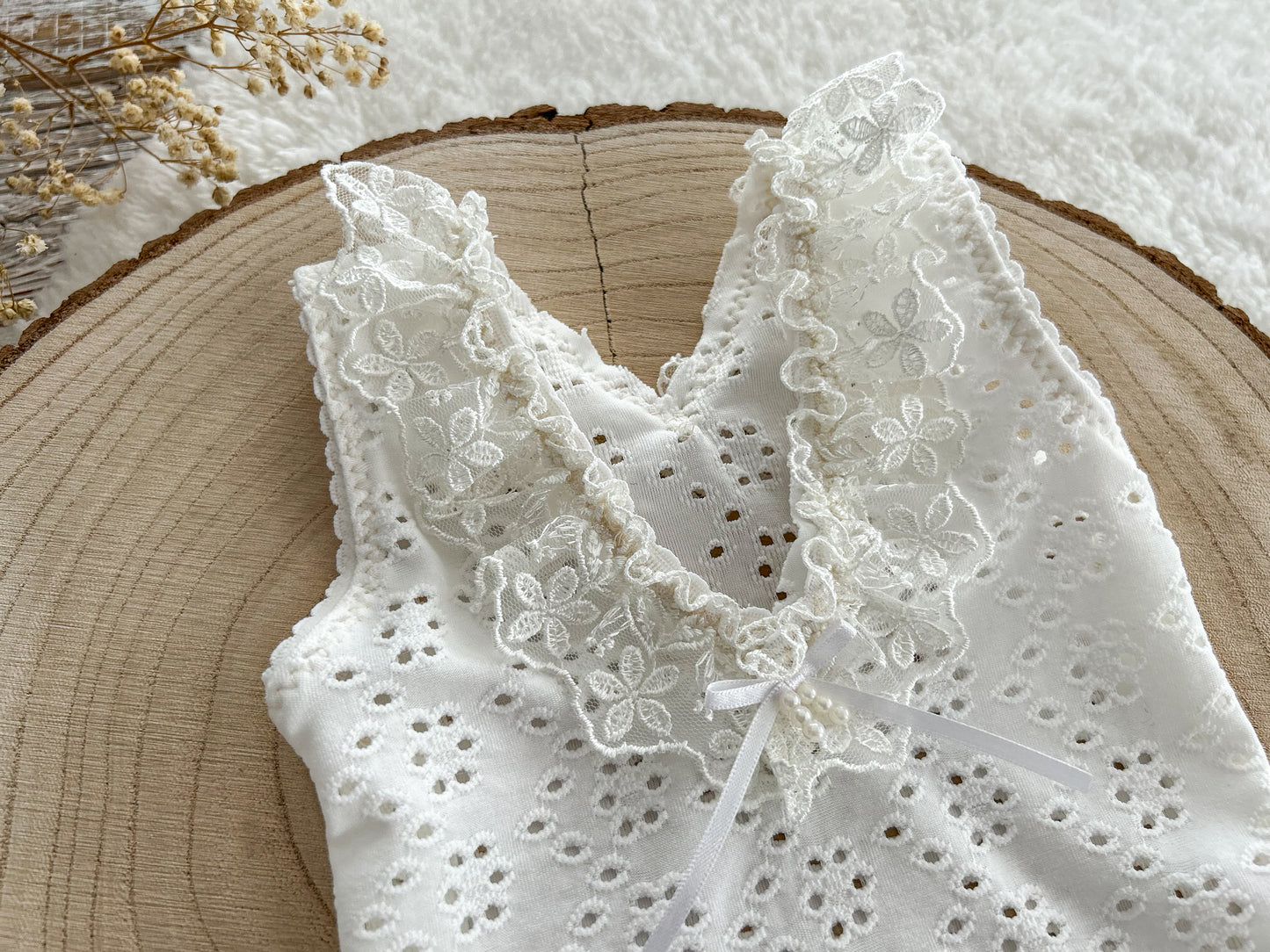 White newborn girl romper, Photo prop outfit for baby girls, Neutral lace baby romper, Photography prop