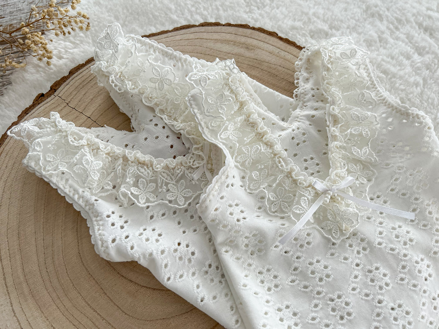 White newborn girl romper, Photo prop outfit for baby girls, Neutral lace baby romper, Photography prop