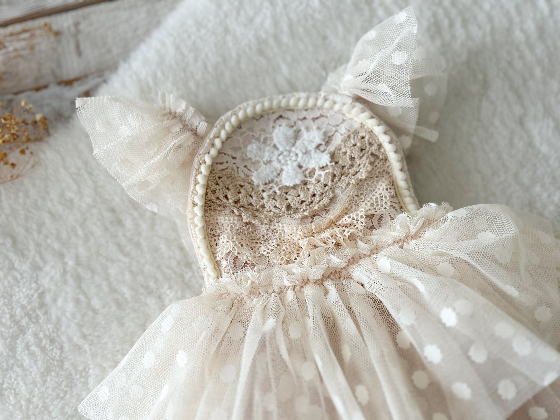 Sitter girl photo outfit for first birthday, cake smash sessions, bohemian style, lace vintage 