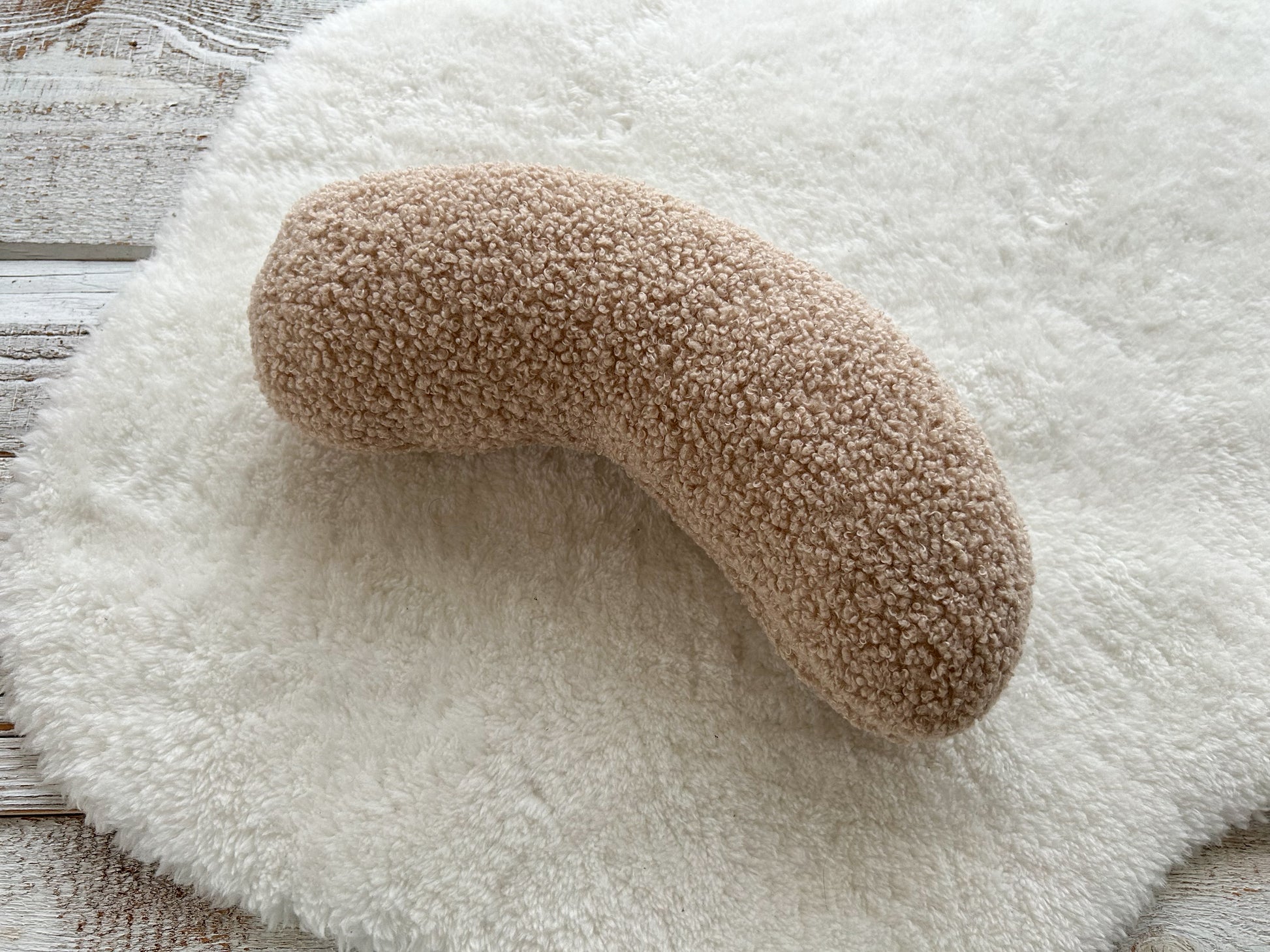 Newborn Posing Pillow – bean shape newborn photography pillow  – Curved Baby Support Prop