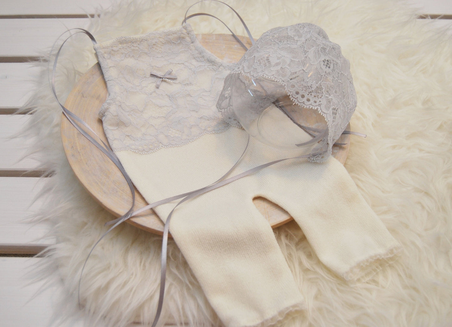 Newborn romper & lace bonnet for first photo shoot, newborn photo prop set