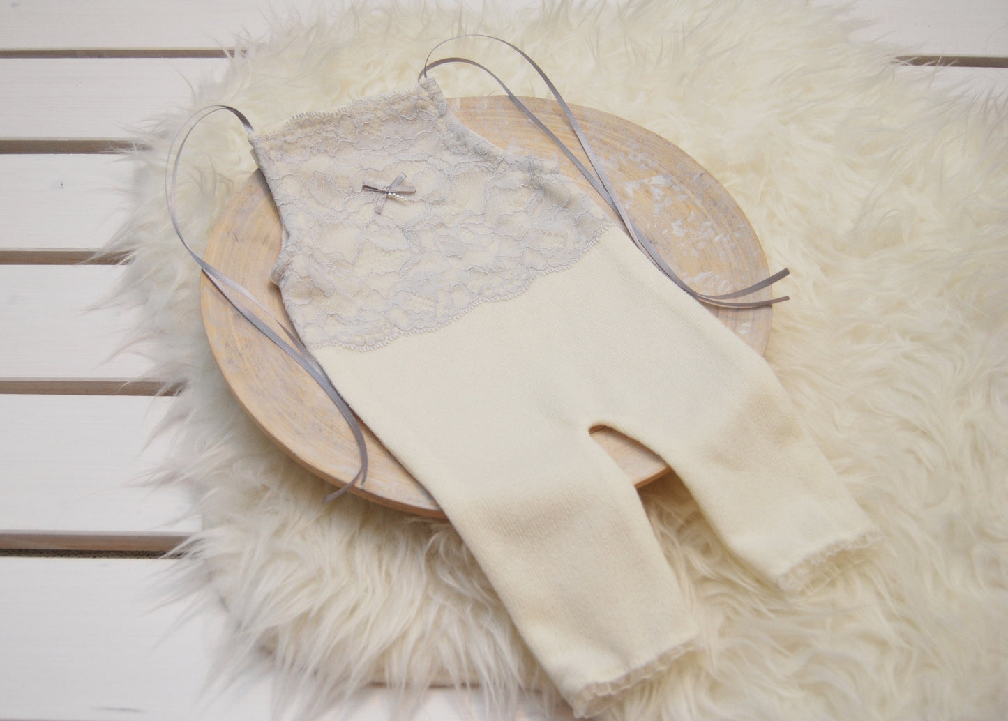 Newborn romper & lace bonnet for first photo shoot, newborn photo prop set