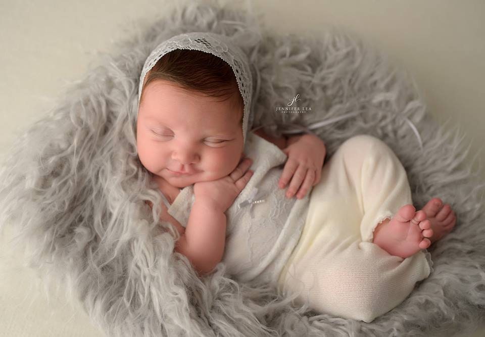 Newborn romper & lace bonnet for first photo shoot, newborn photo prop set