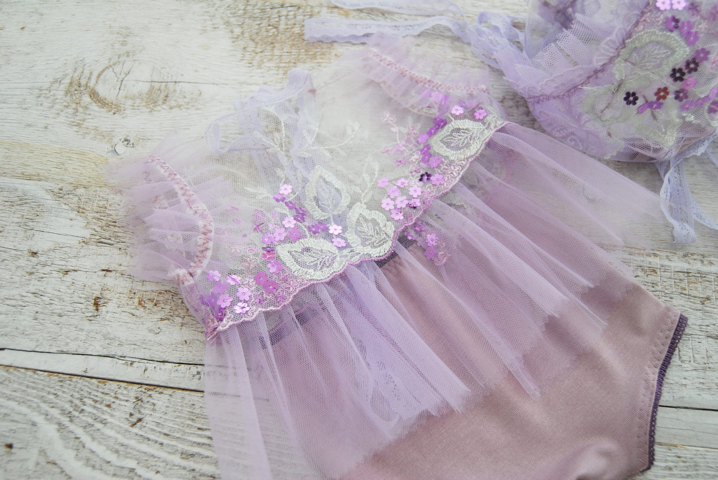 Newborn girl photo prop set: lace top & panties, newborn photography props, code 692