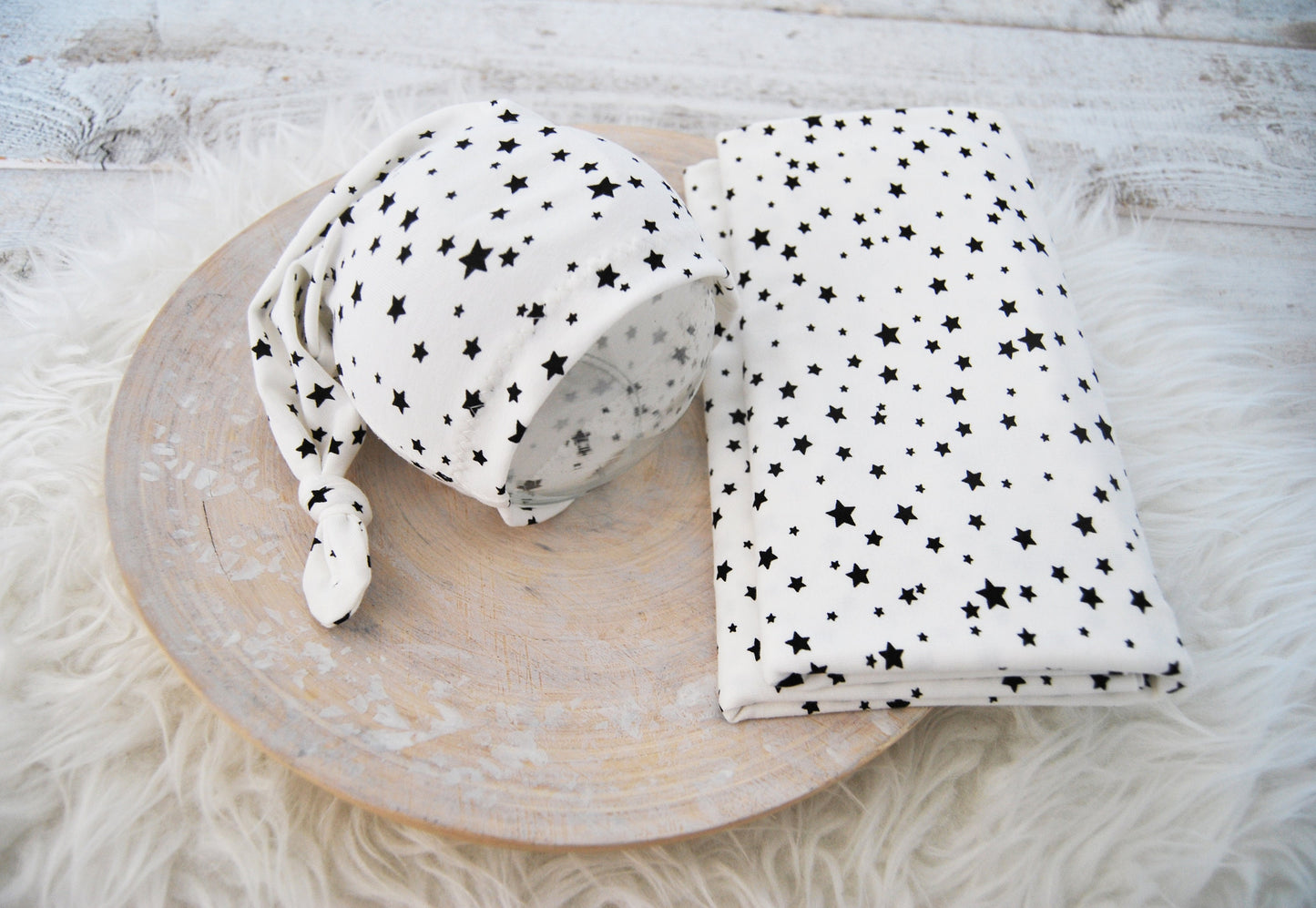 Newborn outfit set: suspender pants, sleepy hat, fabric wrap, white with black stars photo prop