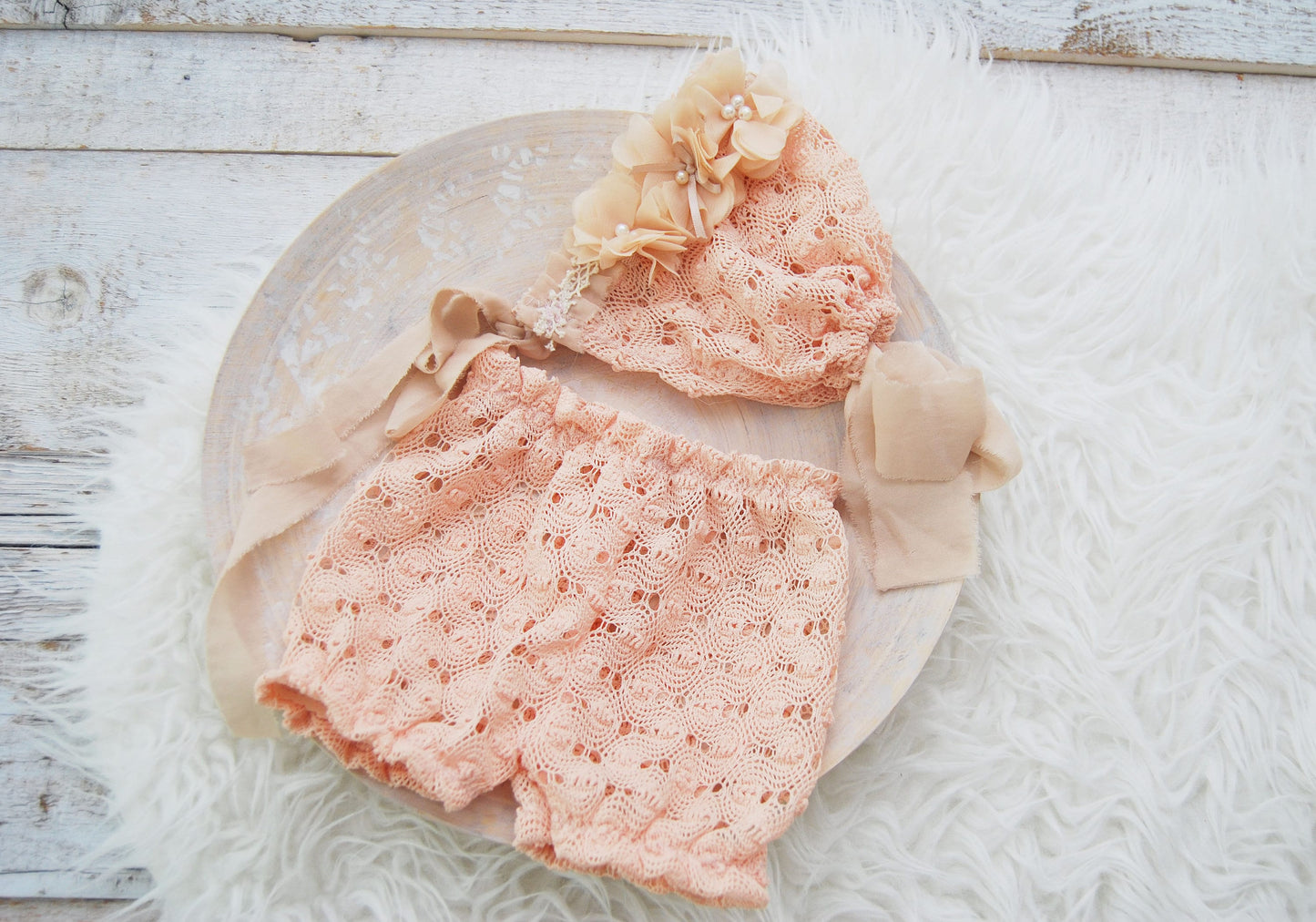 Newborn photo outfit for girls: lace bonnet and bloomers in white, peach and beige color options