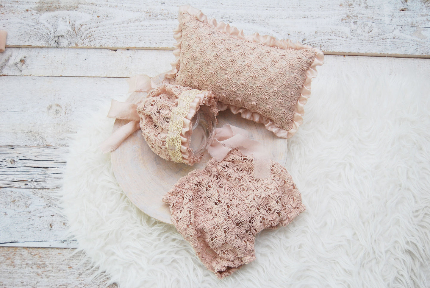 Newborn photo outfit for girls: lace bonnet and bloomers in white, peach and beige color options