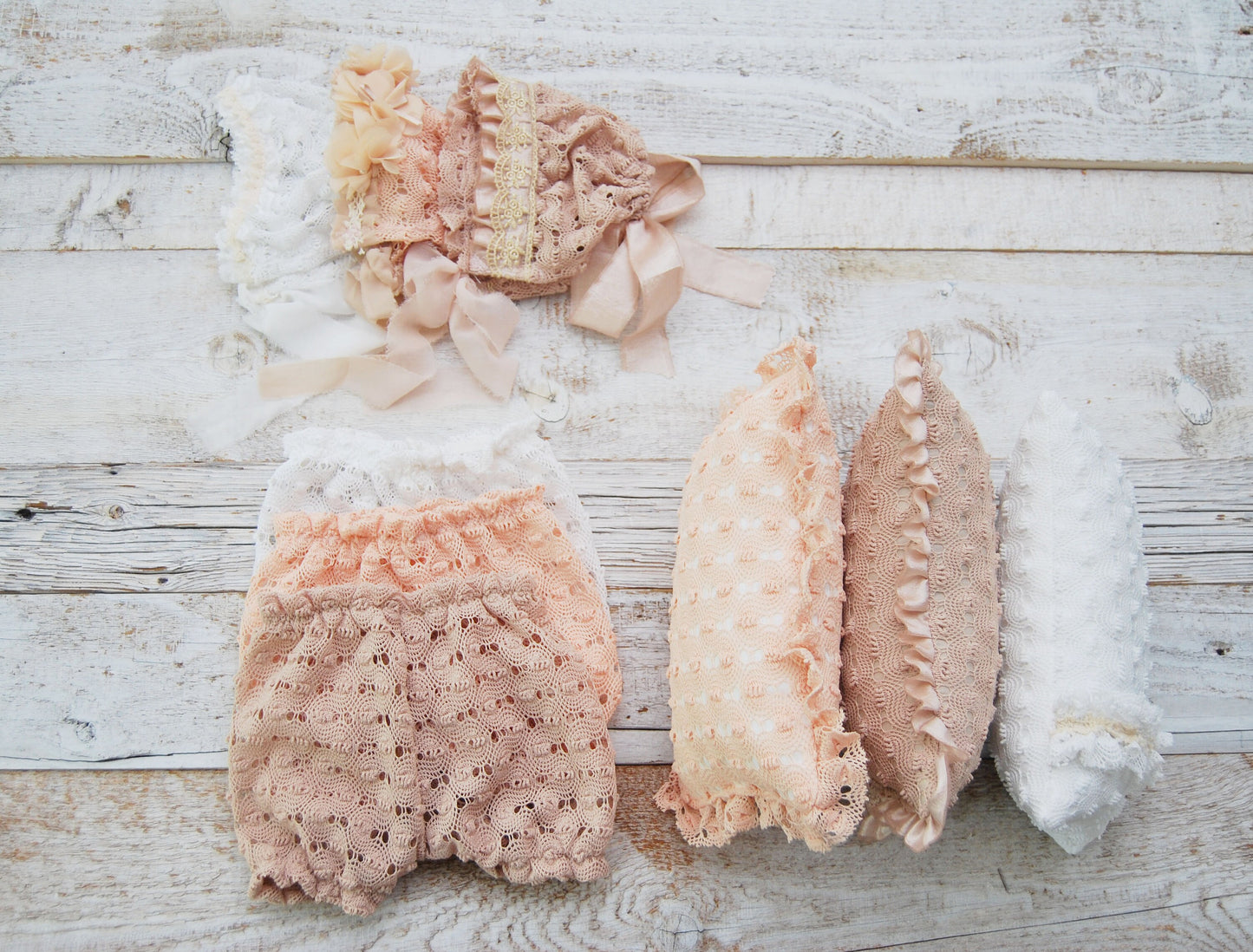 Newborn photo outfit for girls: lace bonnet and bloomers in white, peach and beige color options