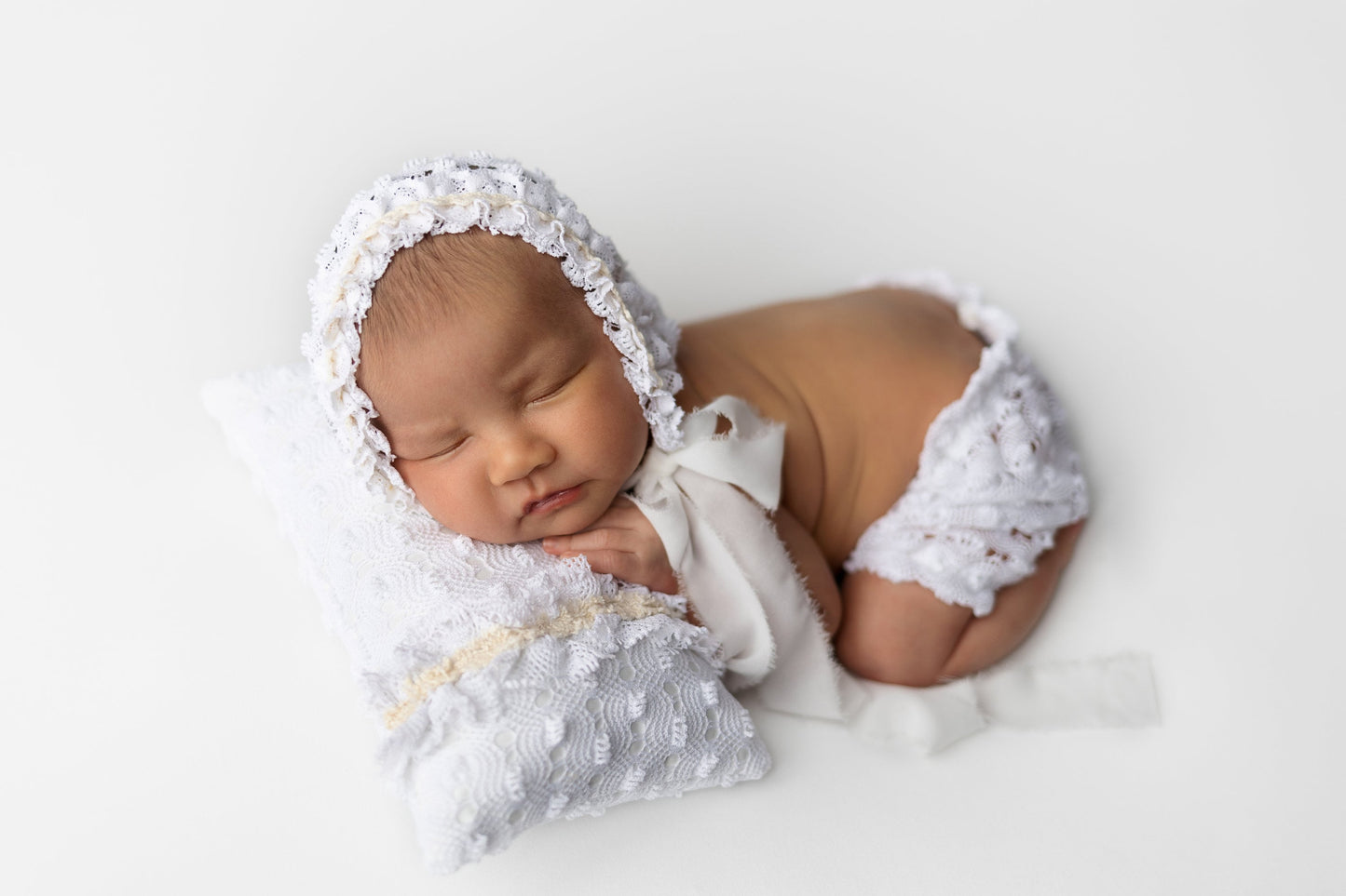 Newborn photo outfit for girls: lace bonnet and bloomers in white, peach and beige color options