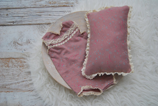 Newborn girl photography prop outfit: floral romper in dusty pink color & posing pillow with lace