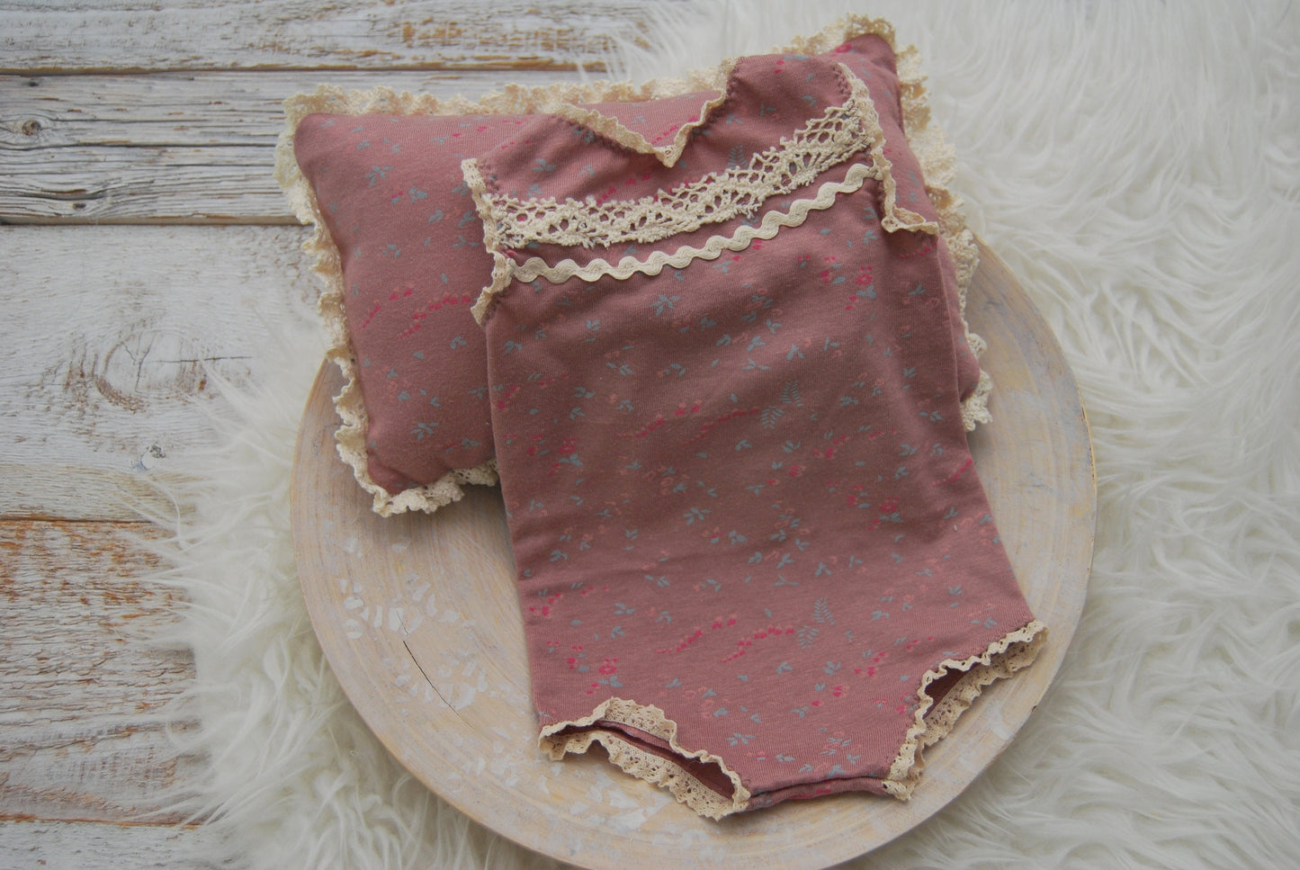 Newborn girl photography prop outfit: floral romper in dusty pink color & posing pillow with lace