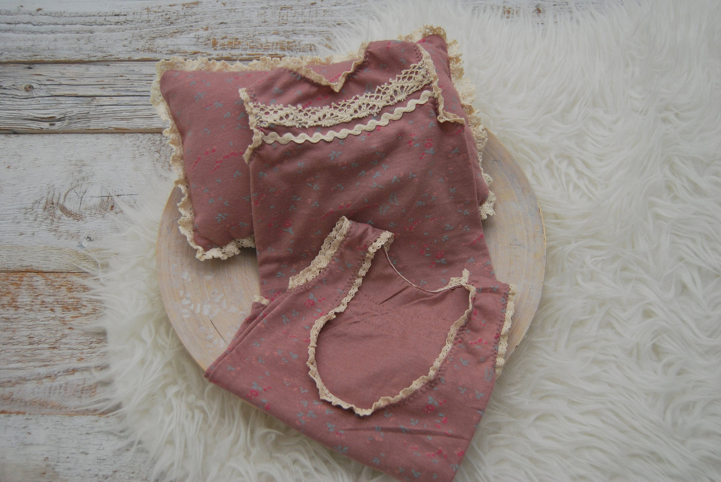 Newborn girl photography prop outfit: floral romper in dusty pink color & posing pillow with lace