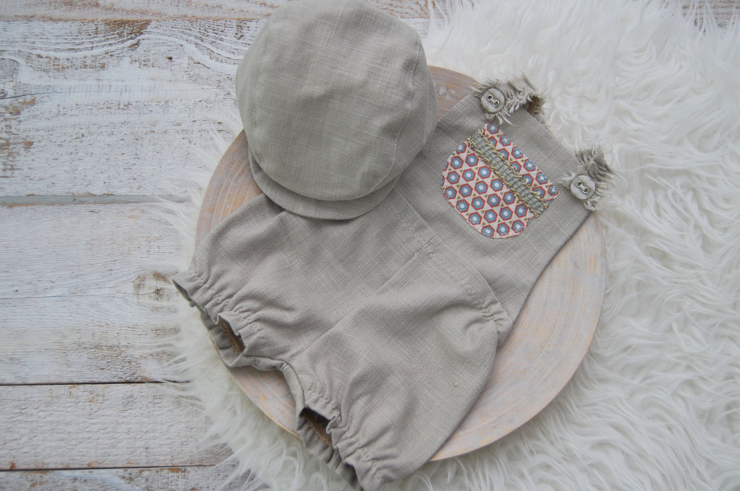 SITTER photo prop set for baby boys: romper and flat cap, newsboy cap, baby boy romper for photography