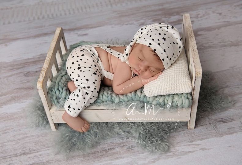 Newborn outfit set: suspender pants, sleepy hat, fabric wrap, white with black stars photo prop