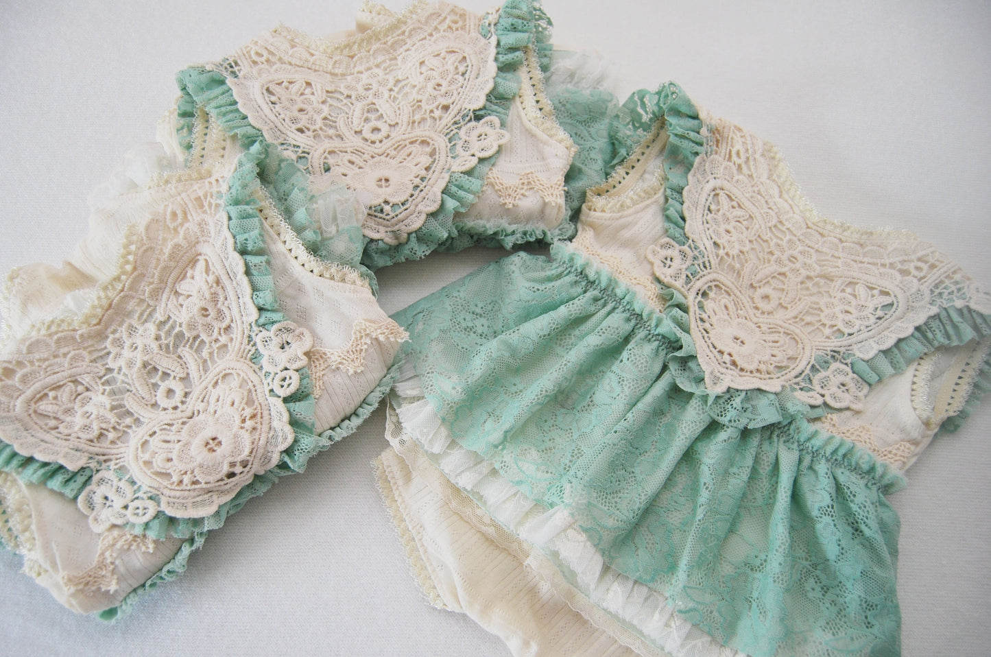 Boho baby girl photoshoot outfit, SITTER photo prop romper with lace and ruffles, lace baby girl romper