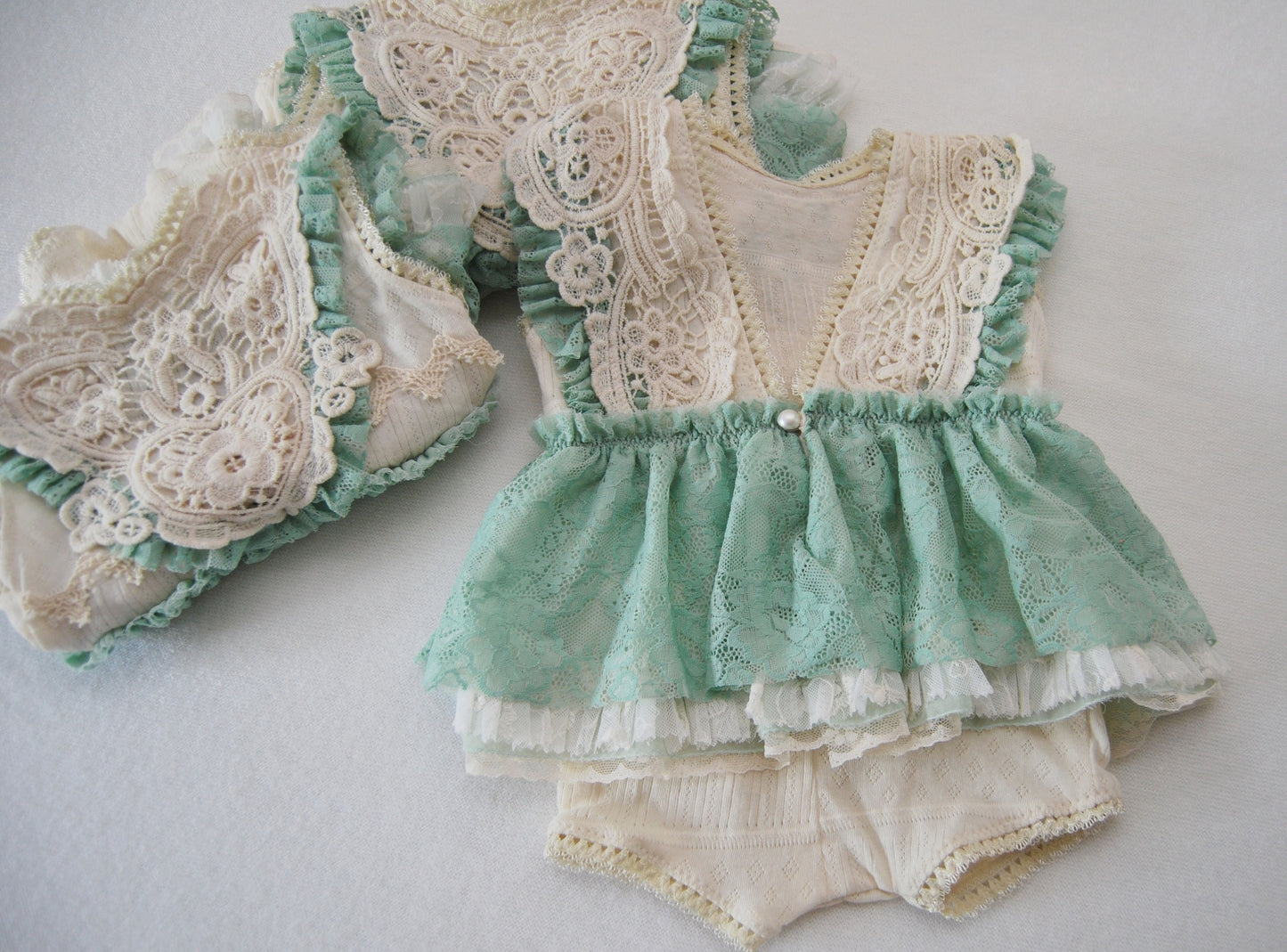 Boho baby girl photoshoot outfit, SITTER photo prop romper with lace and ruffles, lace baby girl romper