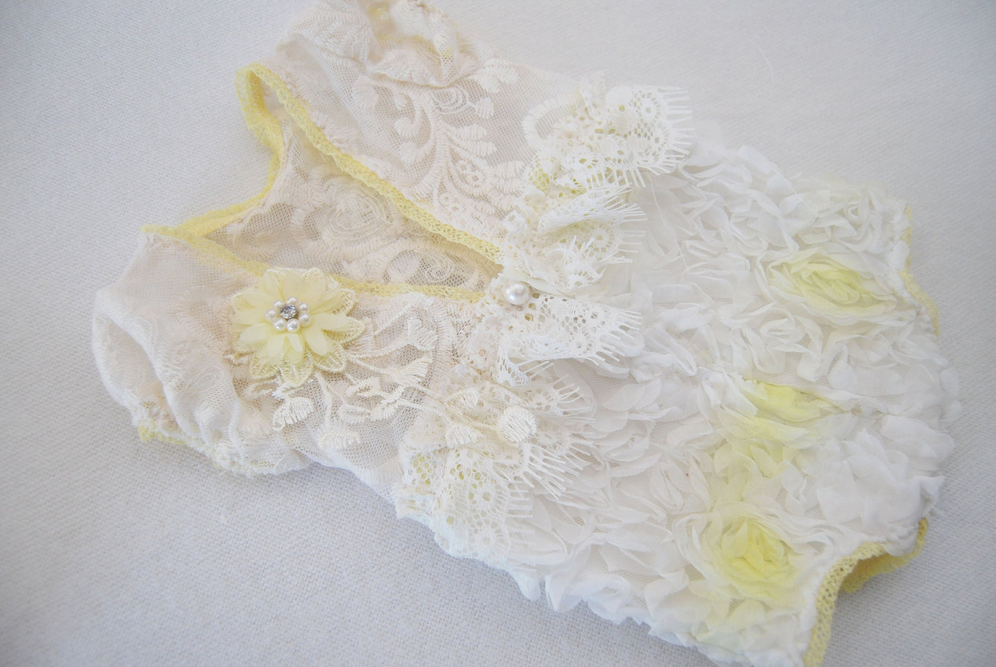 Newborn photo prop - Lace newborn romper for baby girl photography, white and yellow ruffled romper, first photo shoot outfit baby girl