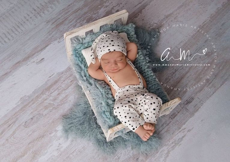 Newborn outfit set: suspender pants, sleepy hat, fabric wrap, white with black stars photo prop