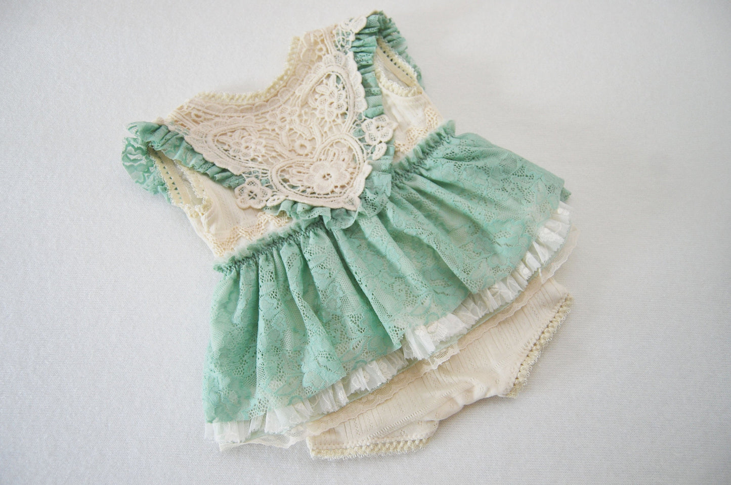 Boho baby girl photoshoot outfit, SITTER photo prop romper with lace and ruffles, lace baby girl romper