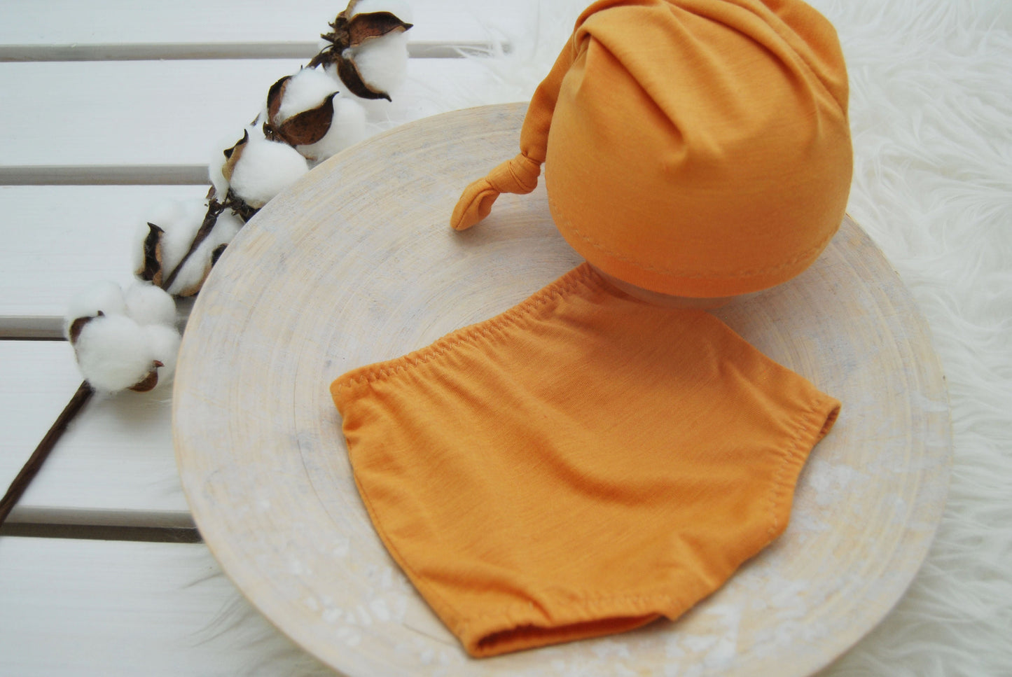 Newborn photo prop set: sleepy hat and panties, yellow baby outfit for newborn photography