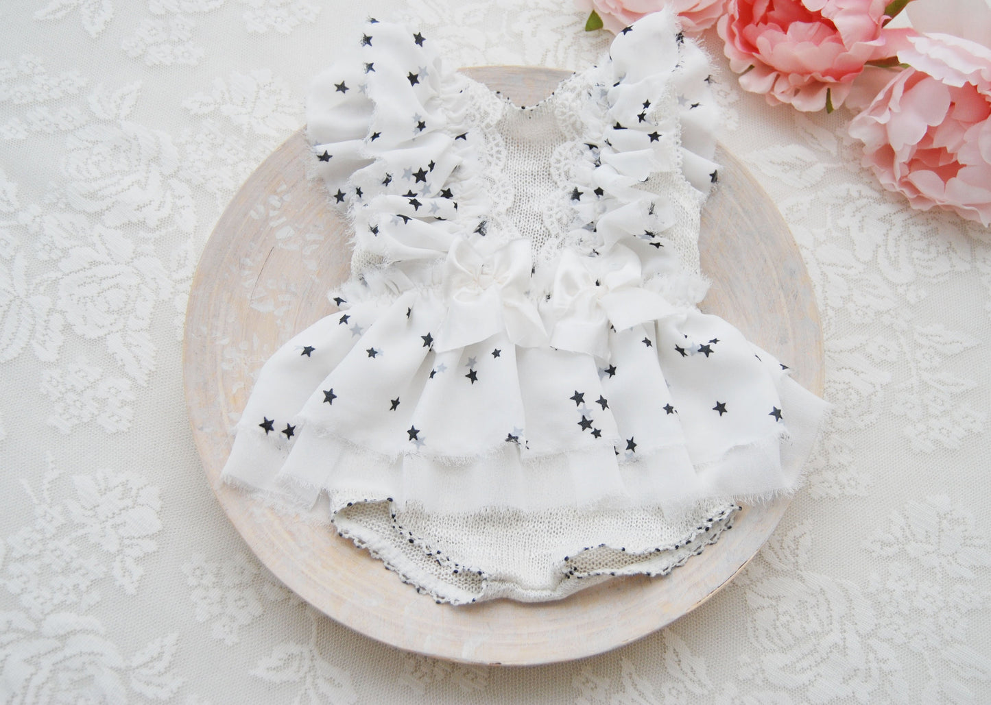 Newborn roper photo prop, photography outfit baby girl, white ruffled romper with little stars