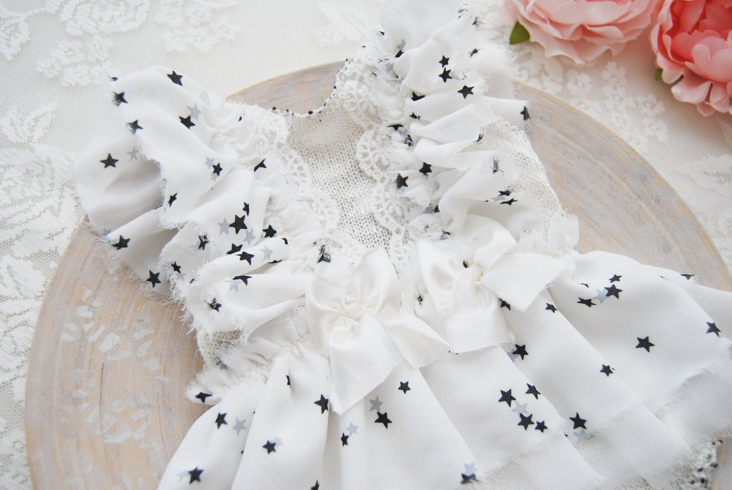 Newborn roper photo prop, photography outfit baby girl, white ruffled romper with little stars