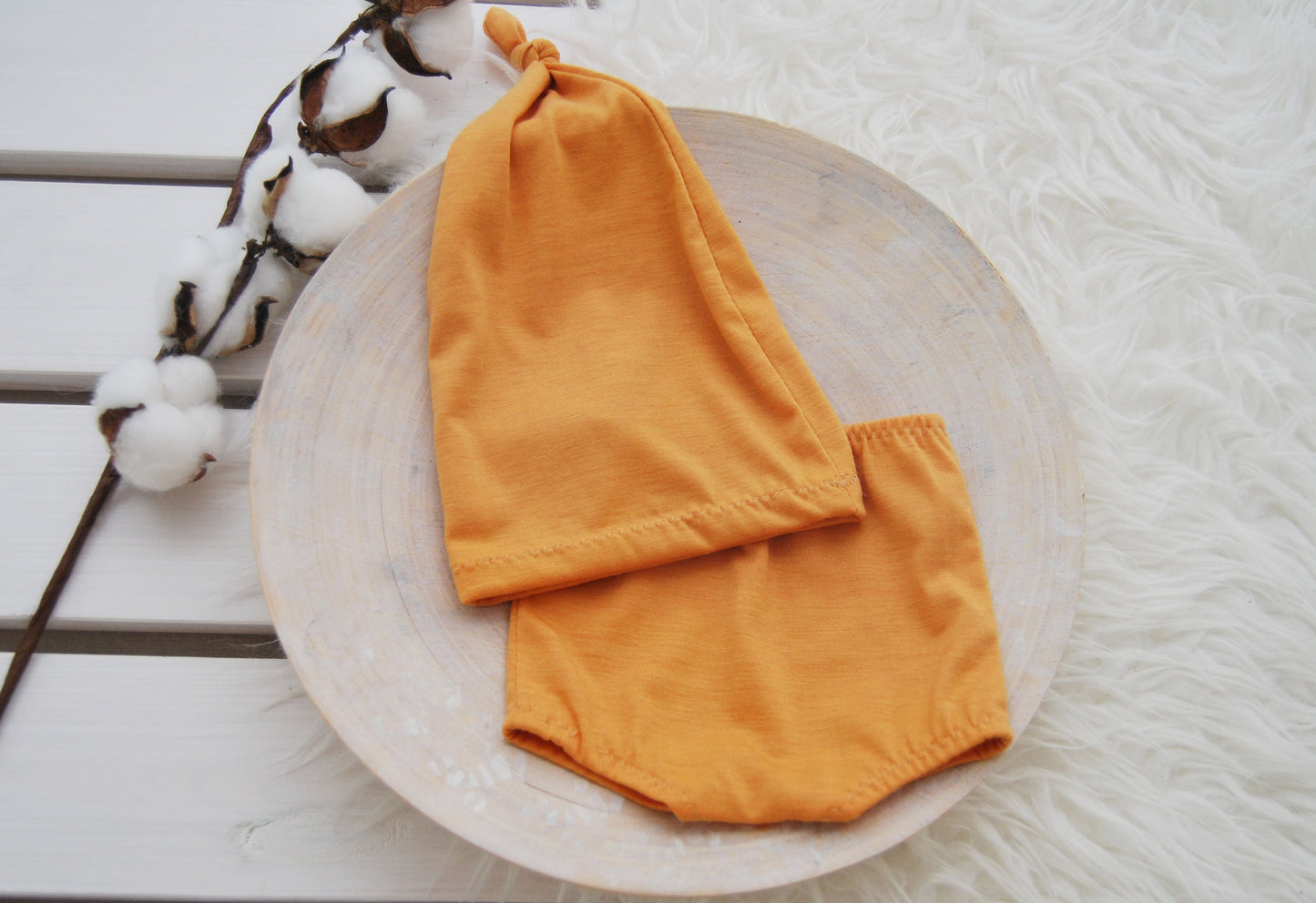 Newborn photo prop set: sleepy hat and panties, yellow baby outfit for newborn photography