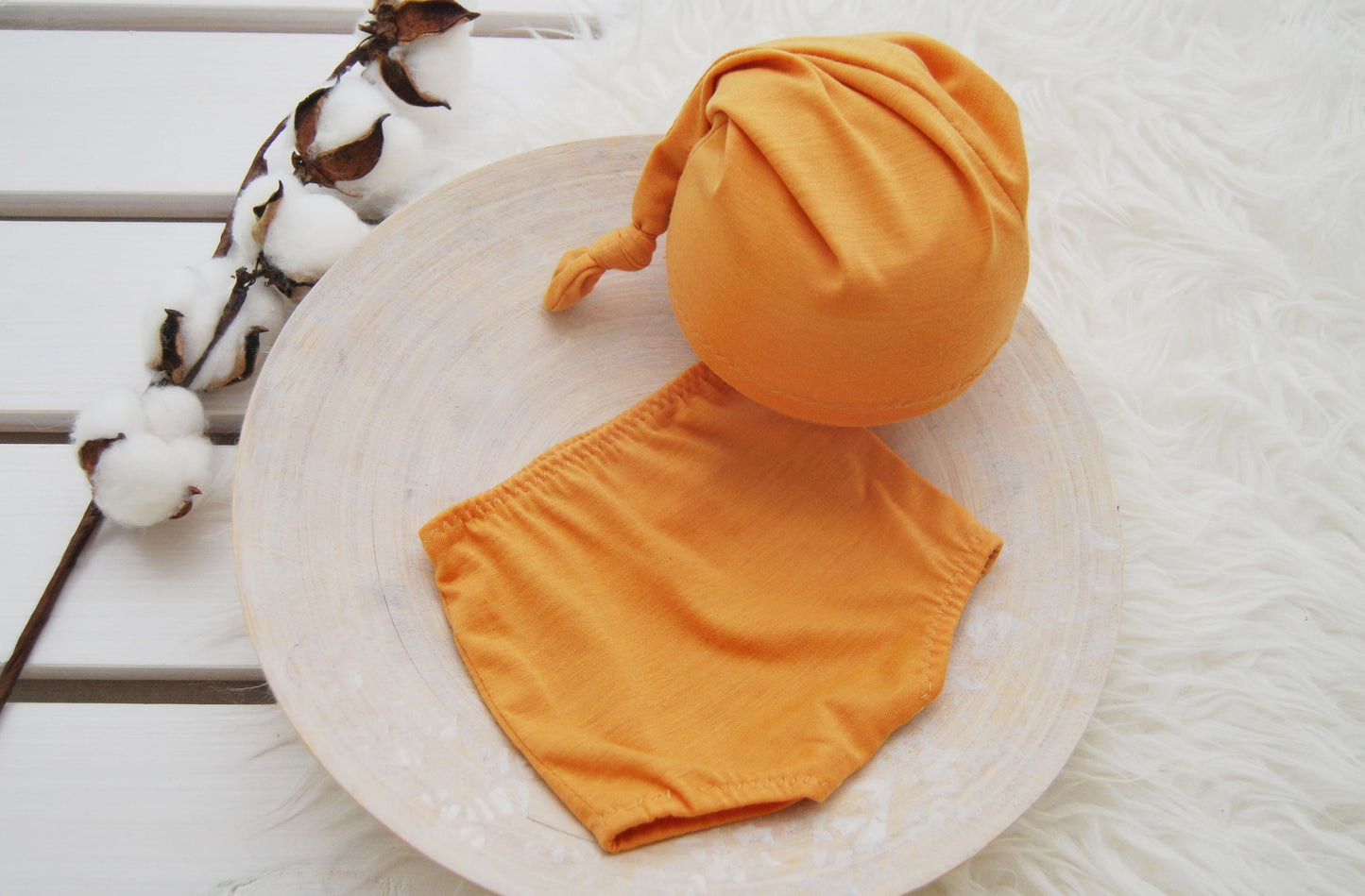 Newborn photo prop set: sleepy hat and panties, yellow baby outfit for newborn photography