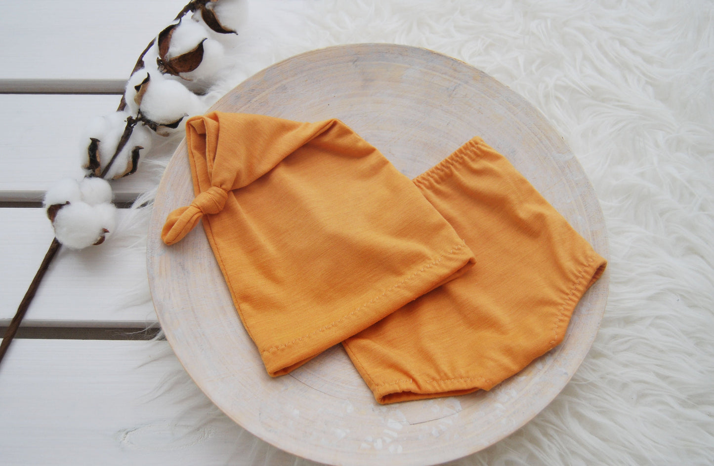 Newborn photo prop set: sleepy hat and panties, yellow baby outfit for newborn photography