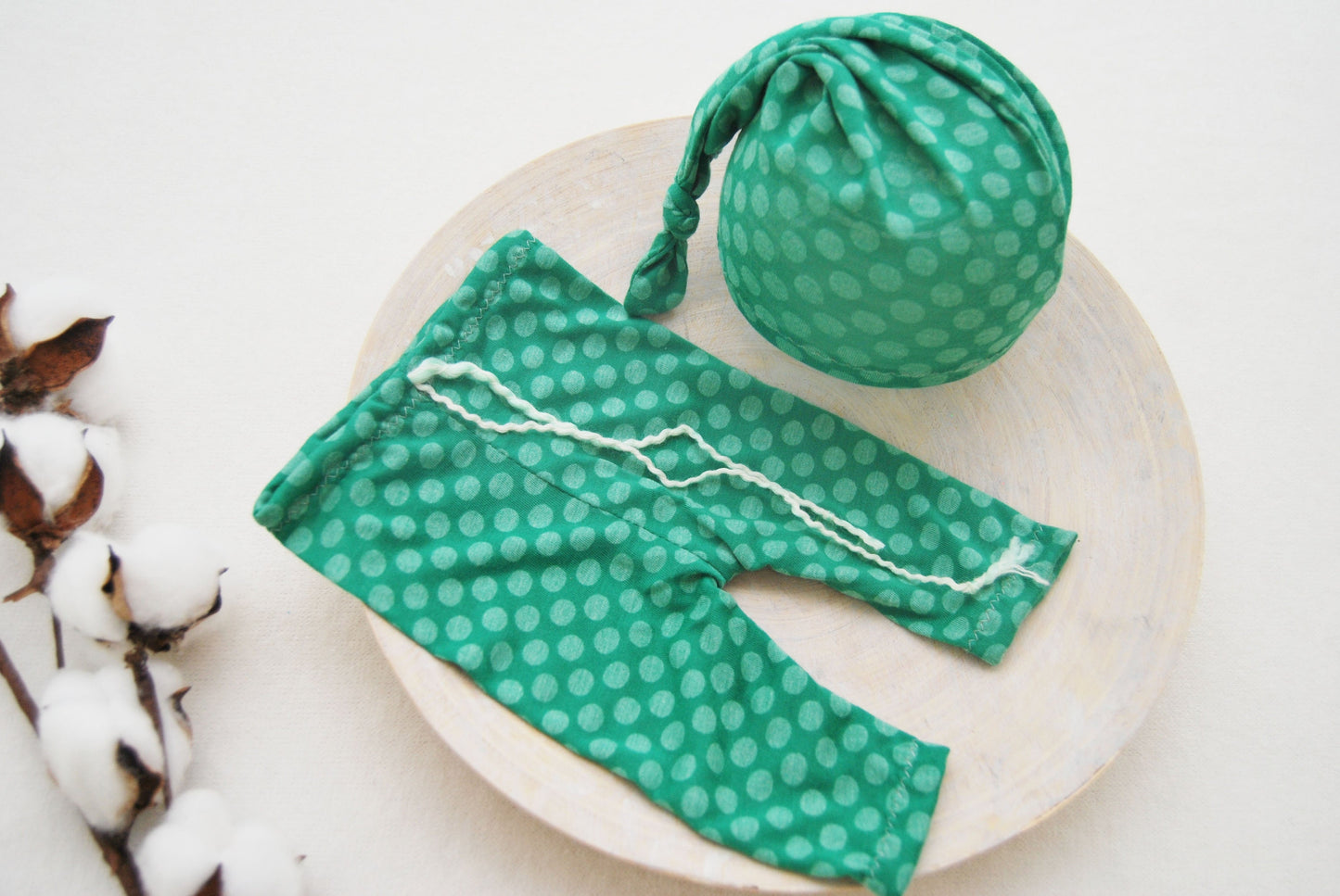 Green baby photo prop set: sleepy hat and pants, newborn photography prop