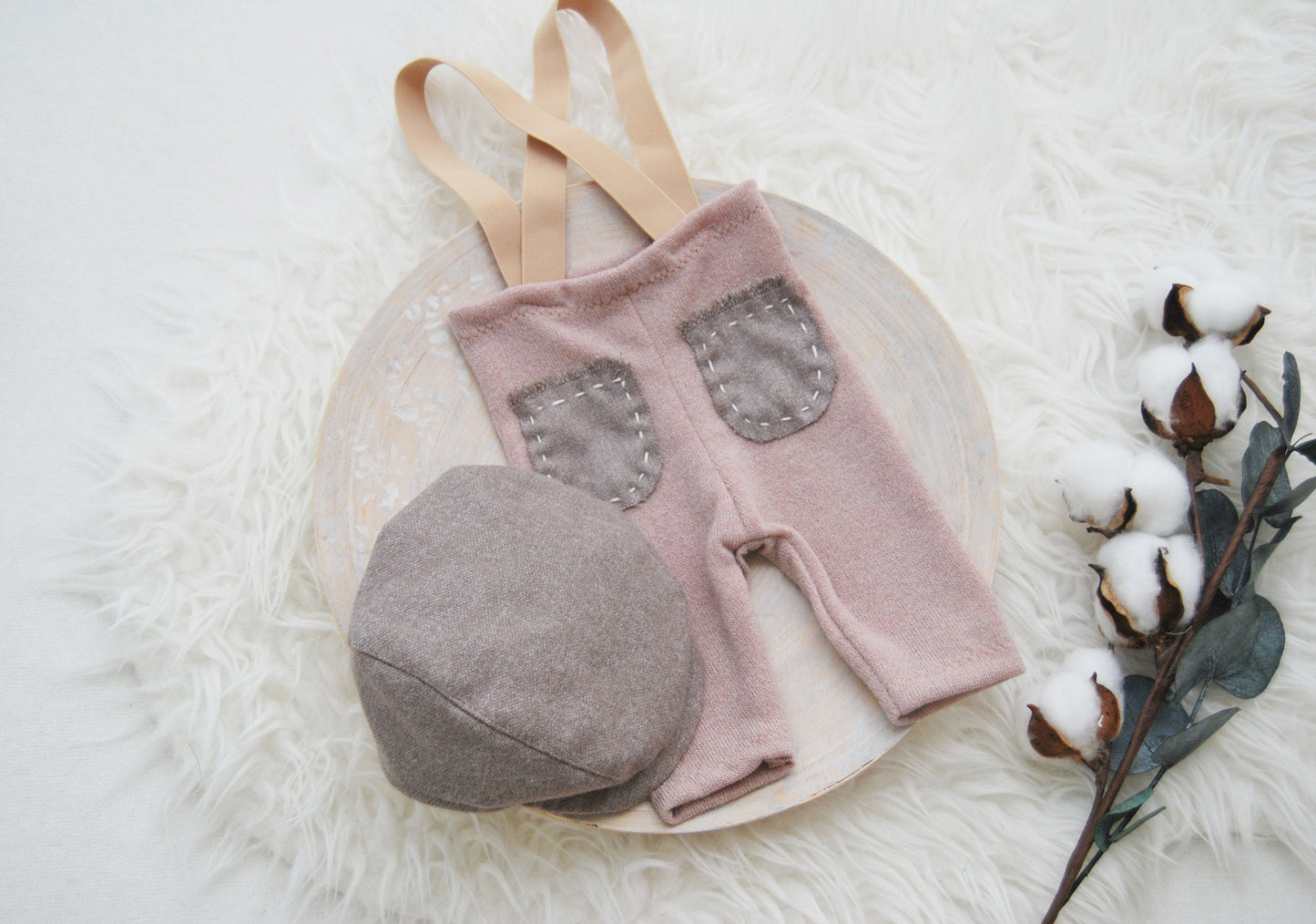 Photo prop SET for newborn boys: suspender pants and flat cap, newborn photography prop