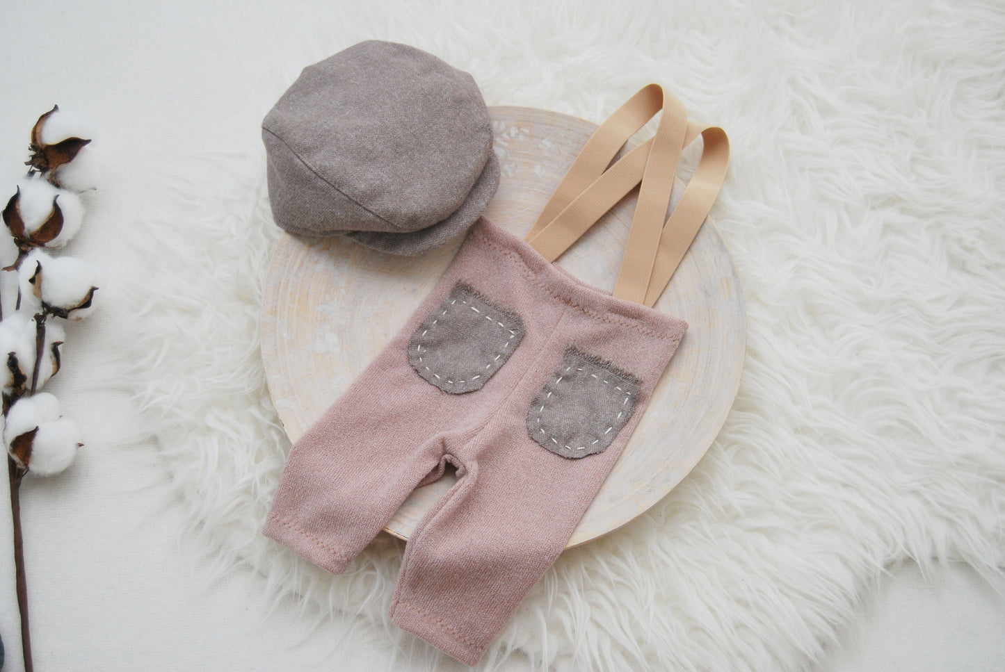 Photo prop SET for newborn boys: suspender pants and flat cap, newborn photography prop