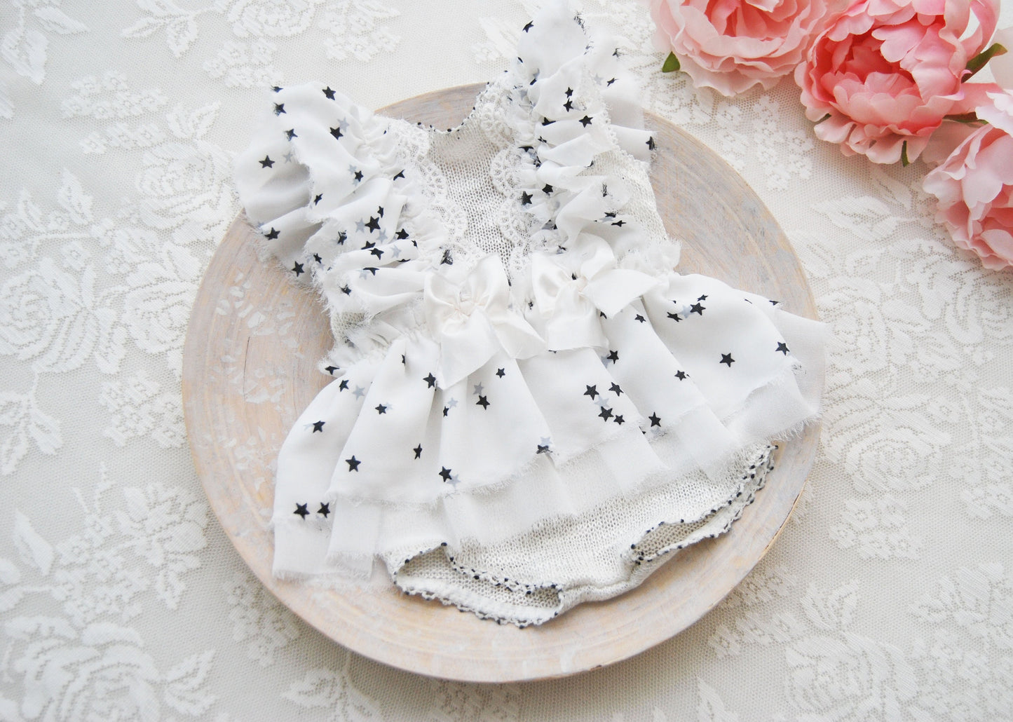 Newborn roper photo prop, photography outfit baby girl, white ruffled romper with little stars