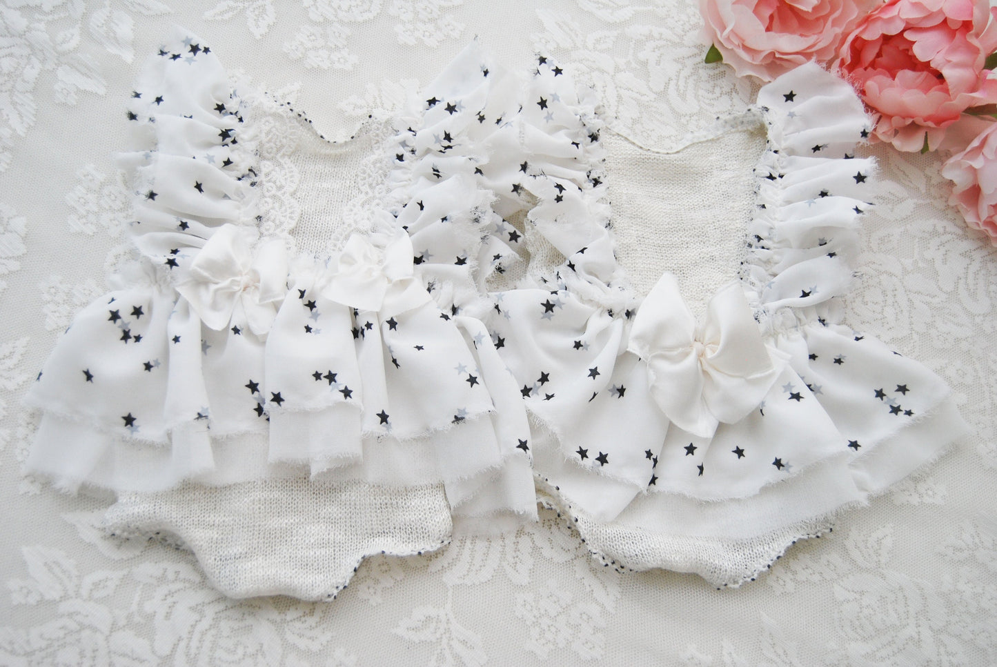 Newborn roper photo prop, photography outfit baby girl, white ruffled romper with little stars