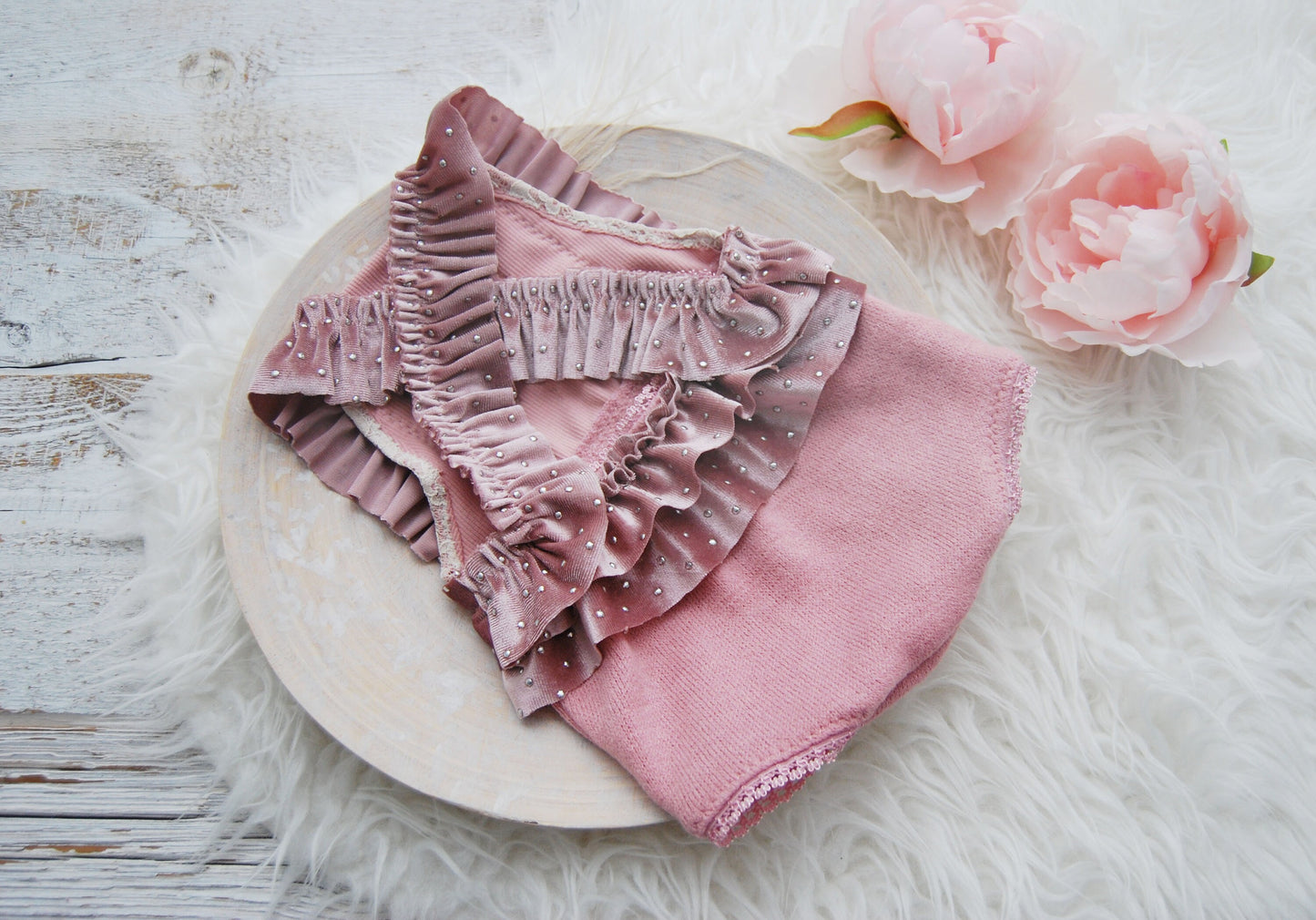 Pink Newborn Photography Outfit, Newborn Romper Baby Girl, Velvet Ruffled Romper for Photography Shoots, Newborn Photo Props