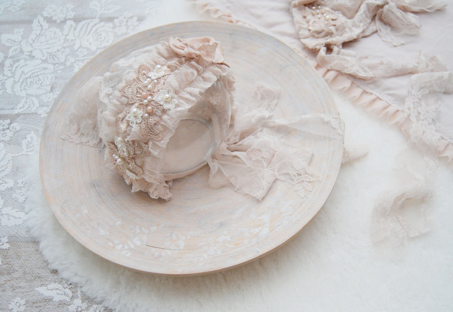 Lace Newborn Bonnet Prop, Newborn Girl Bonnet Photography, Lace Bonnet Baby Girl, Newborn Photo Props, Beige Bonnet with Pearls