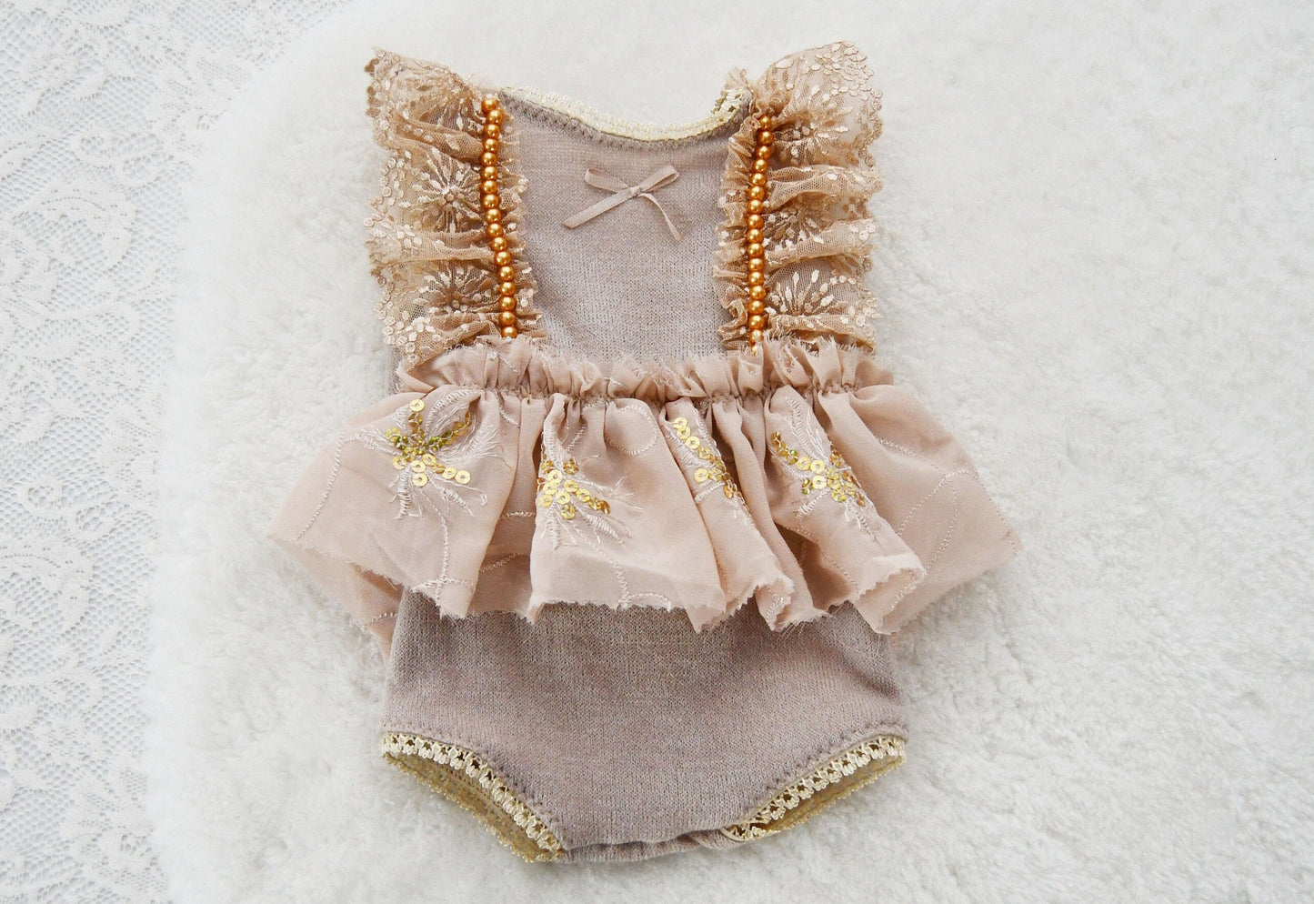 Photo Outfit Girl, Newborn Romper Photography, Newborn Baby Girl Outfit, Newborn Photography Prop Girl, Beige Ruffled Romper with Sequins