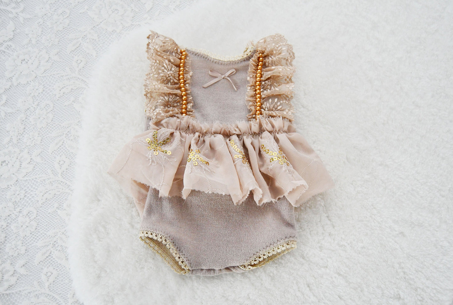 Photo Outfit Girl, Newborn Romper Photography, Newborn Baby Girl Outfit, Newborn Photography Prop Girl, Beige Ruffled Romper with Sequins