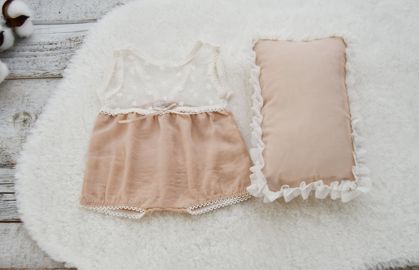 Newborn Girl Romper for First Photo Shoot, Neutral Outfit Newborn Girl, Newborn Romper Photo Prop, Newborn Photography Outfit