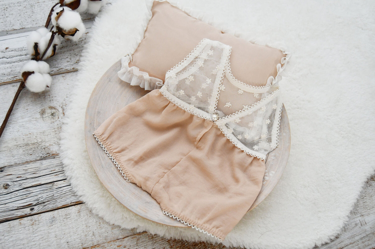 Newborn Girl Romper for First Photo Shoot, Neutral Outfit Newborn Girl, Newborn Romper Photo Prop, Newborn Photography Outfit