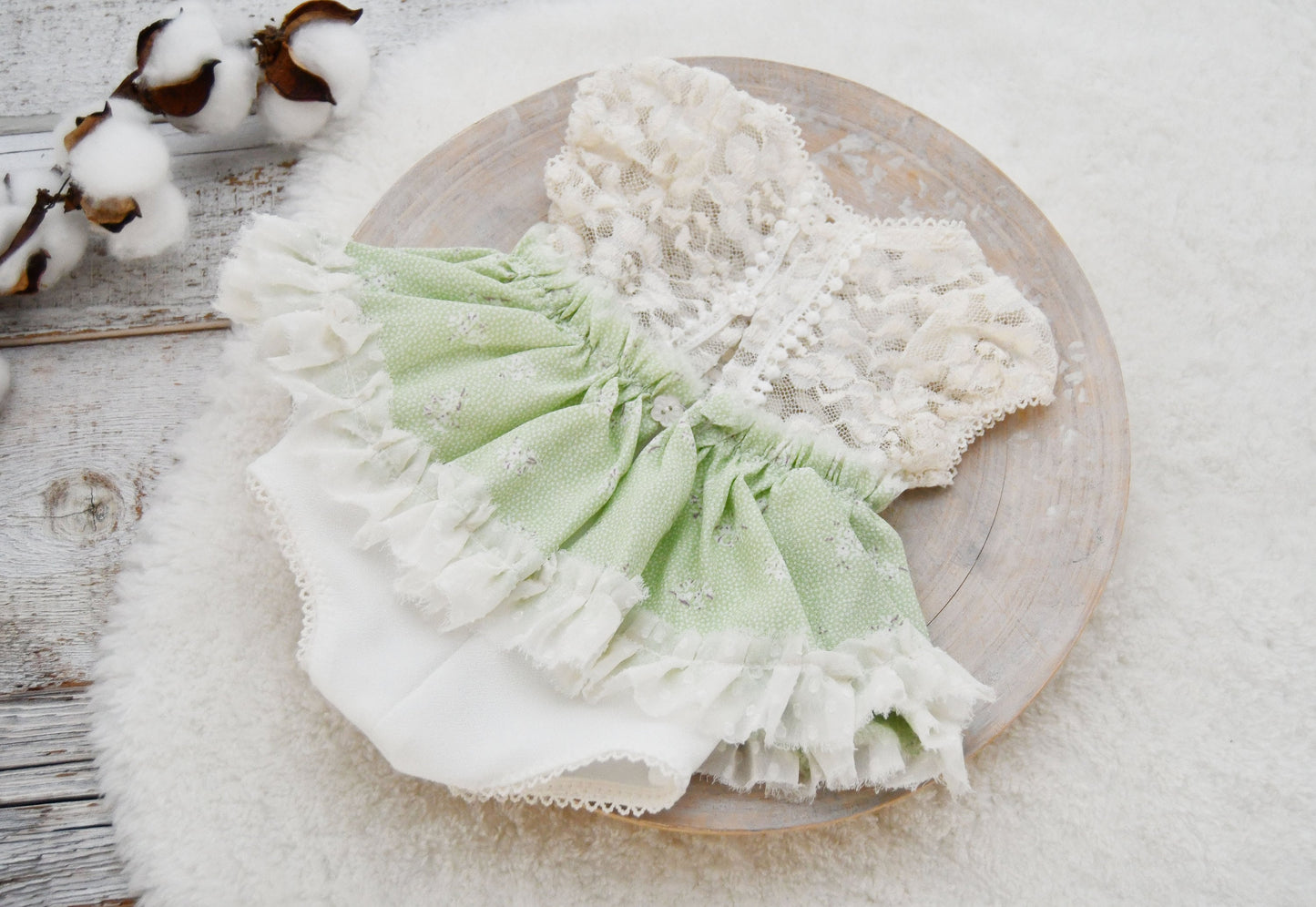 Newborn Romper Baby Girl, Spring Photo Outfit, Green Baby Dress, Ruffled Romper for Photo Shoots, Newborn Girl Photo Outfit