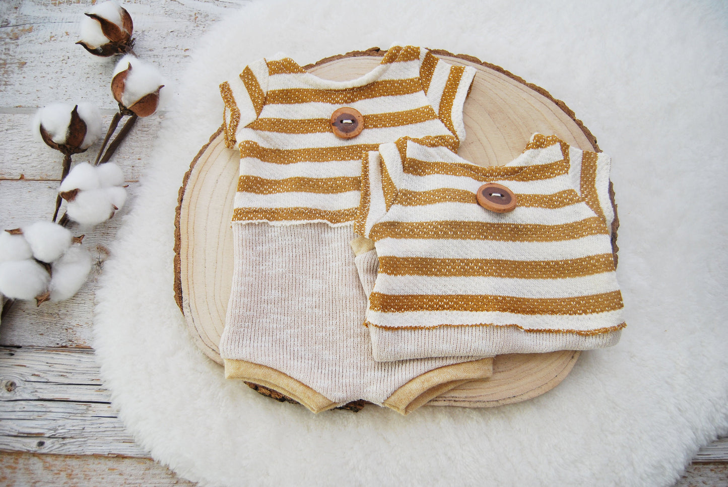 Cute newborn boy photo outfit, for retro, vintage theme photo shoots. It has a fun and playful looks. Made of soft and stretchy knit fabrics.